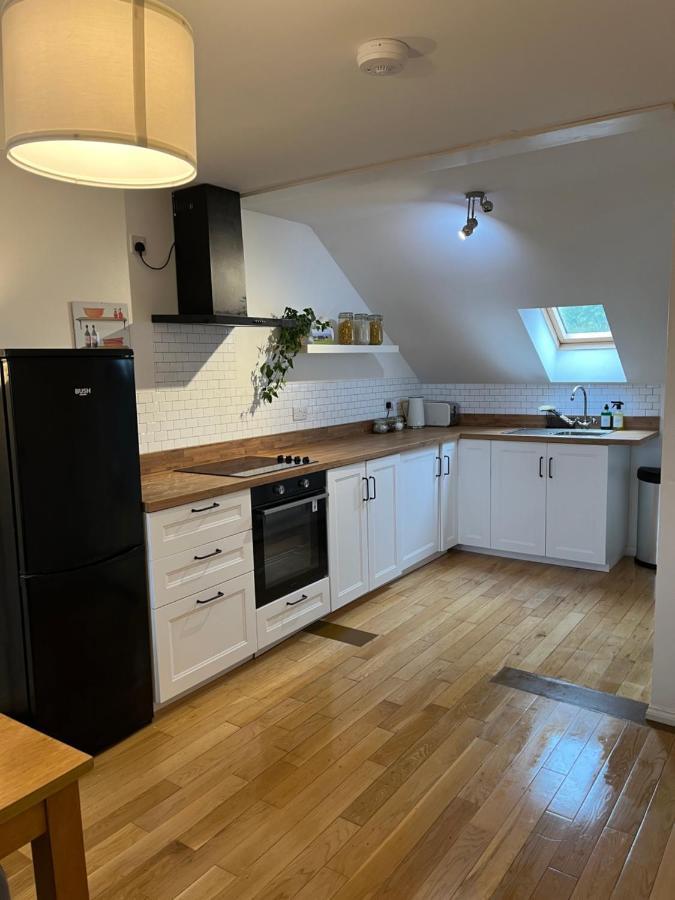 Homely 2 Story Cathedral City Apartment Дърам Екстериор снимка