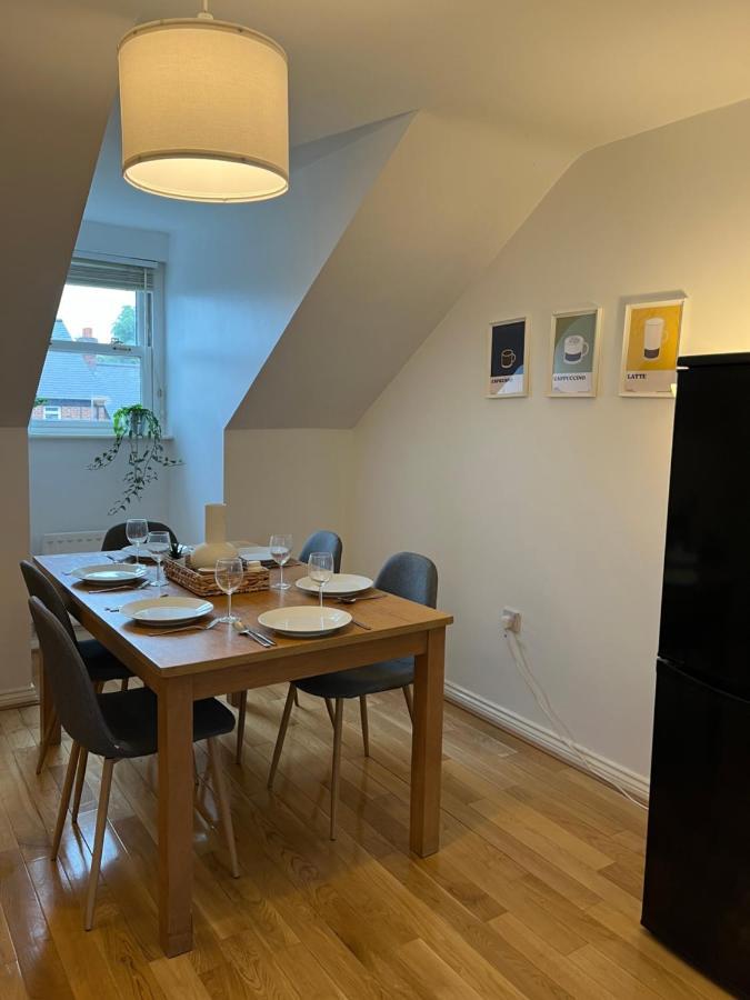 Homely 2 Story Cathedral City Apartment Дърам Екстериор снимка
