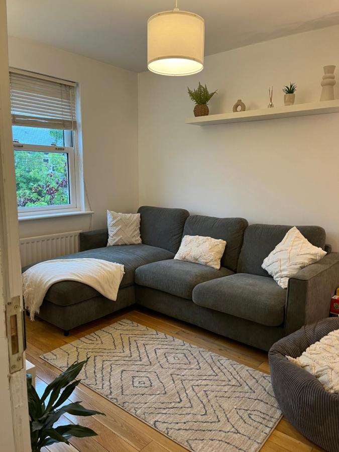 Homely 2 Story Cathedral City Apartment Дърам Екстериор снимка