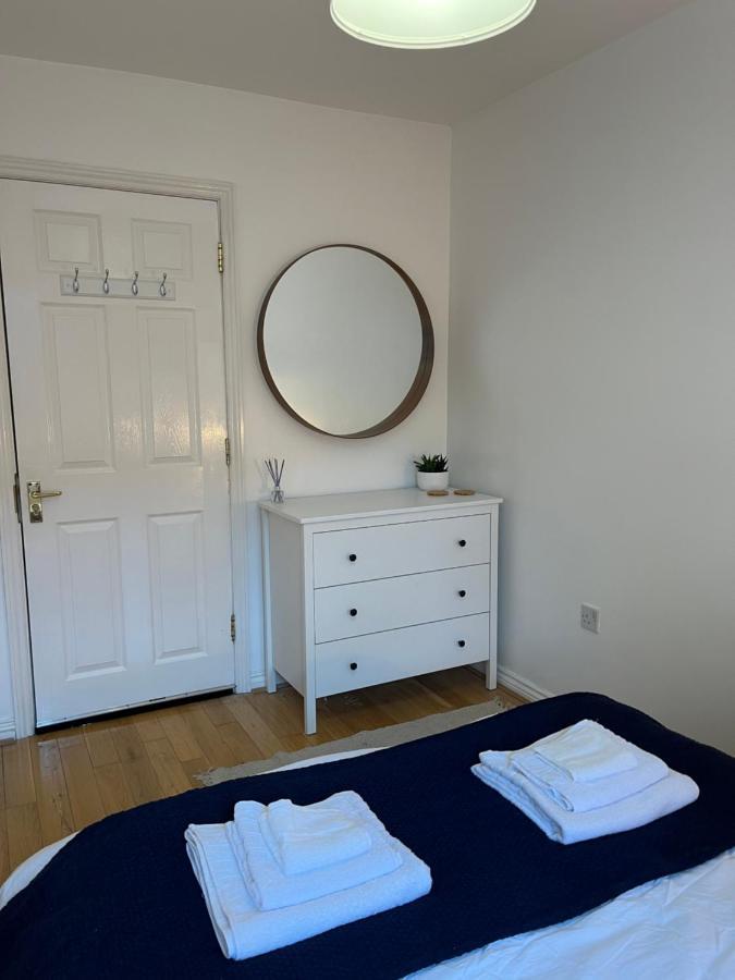 Homely 2 Story Cathedral City Apartment Дърам Екстериор снимка