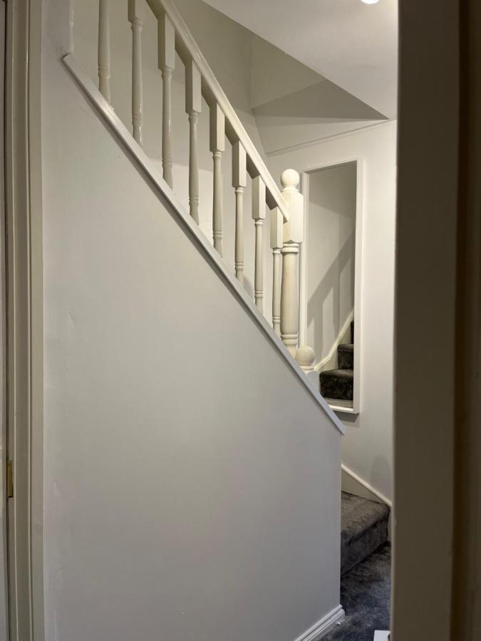 Homely 2 Story Cathedral City Apartment Дърам Екстериор снимка