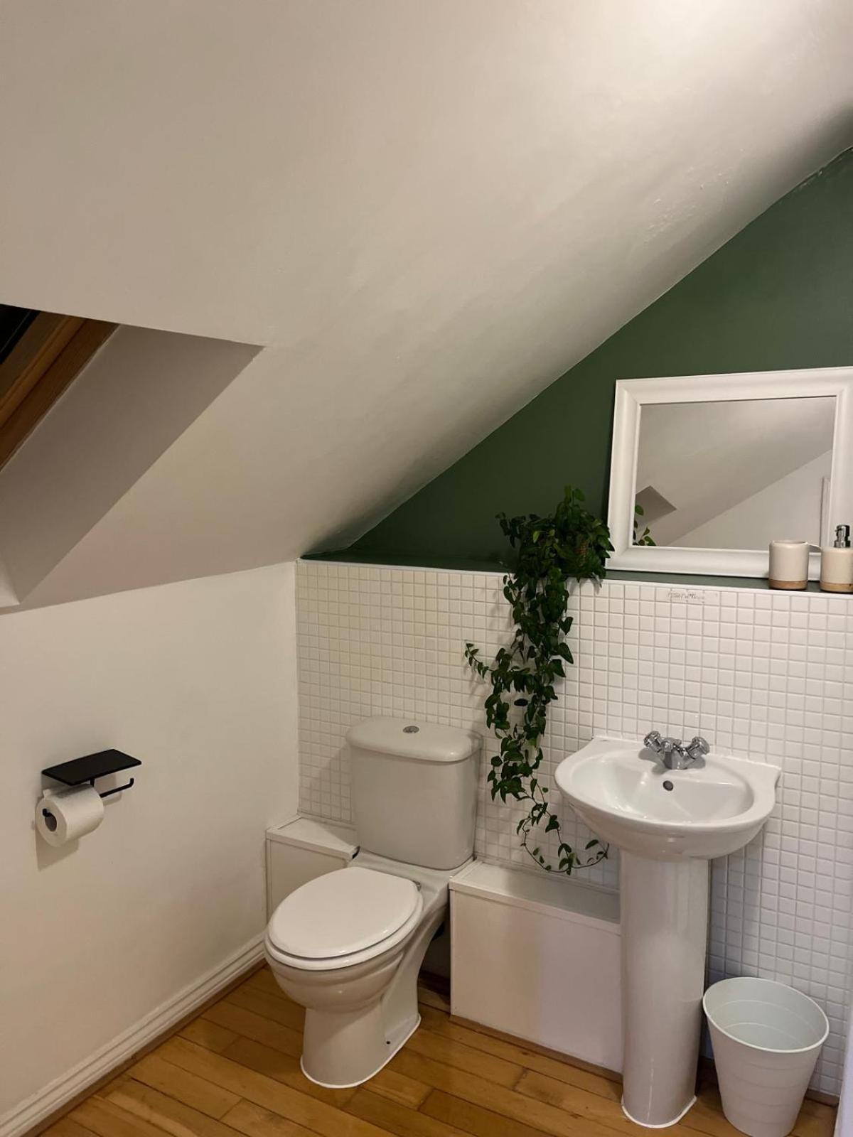 Homely 2 Story Cathedral City Apartment Дърам Екстериор снимка