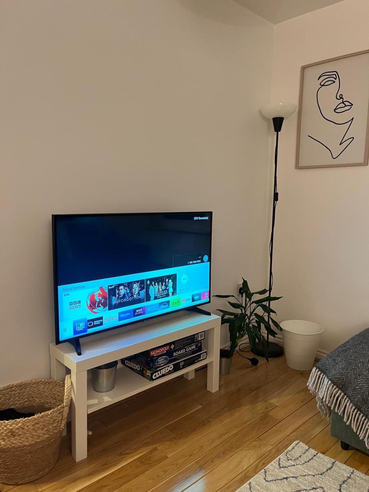 Homely 2 Story Cathedral City Apartment Дърам Екстериор снимка